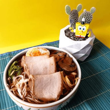 Ramen de cerdo