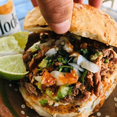 Cemita de Birria