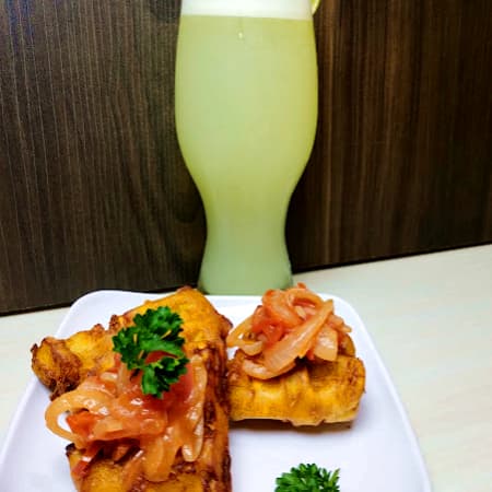 Waffle de Patacón con Hogao + Limonada