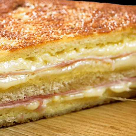 SÁNDWICH FRANCÉS +BEBIDA