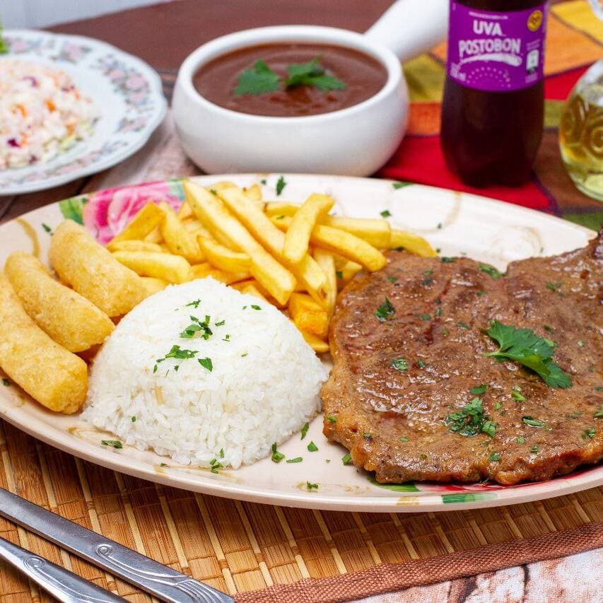 CHURRASCO AL GRILL CON CHIMICHURRY