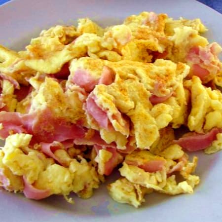 🍳 Huevos con Jamón + 1 Café GRATIS ☕
