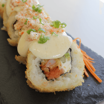 Maki Horneado de la Casa. (Topping de tampico)