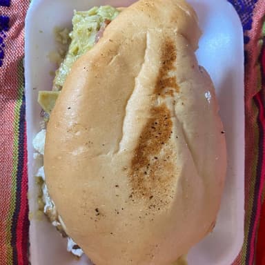 Torta de Chilaquiles con Chicharrón de la Ramos
