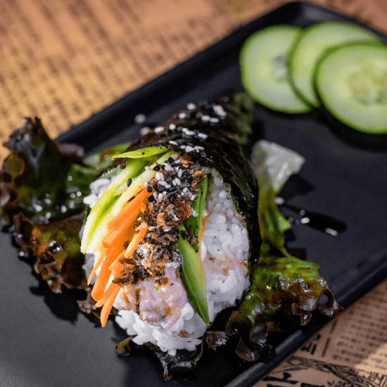Temaki de Tampico y Piel de Salmón