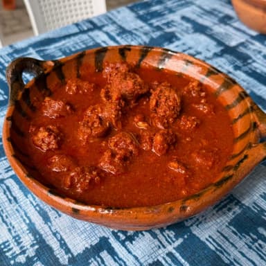 Taco de Longaniza en Salsa Roja