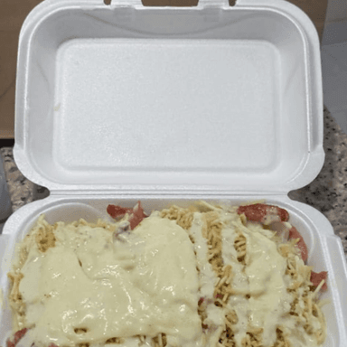 Salchipapa Gratinada.