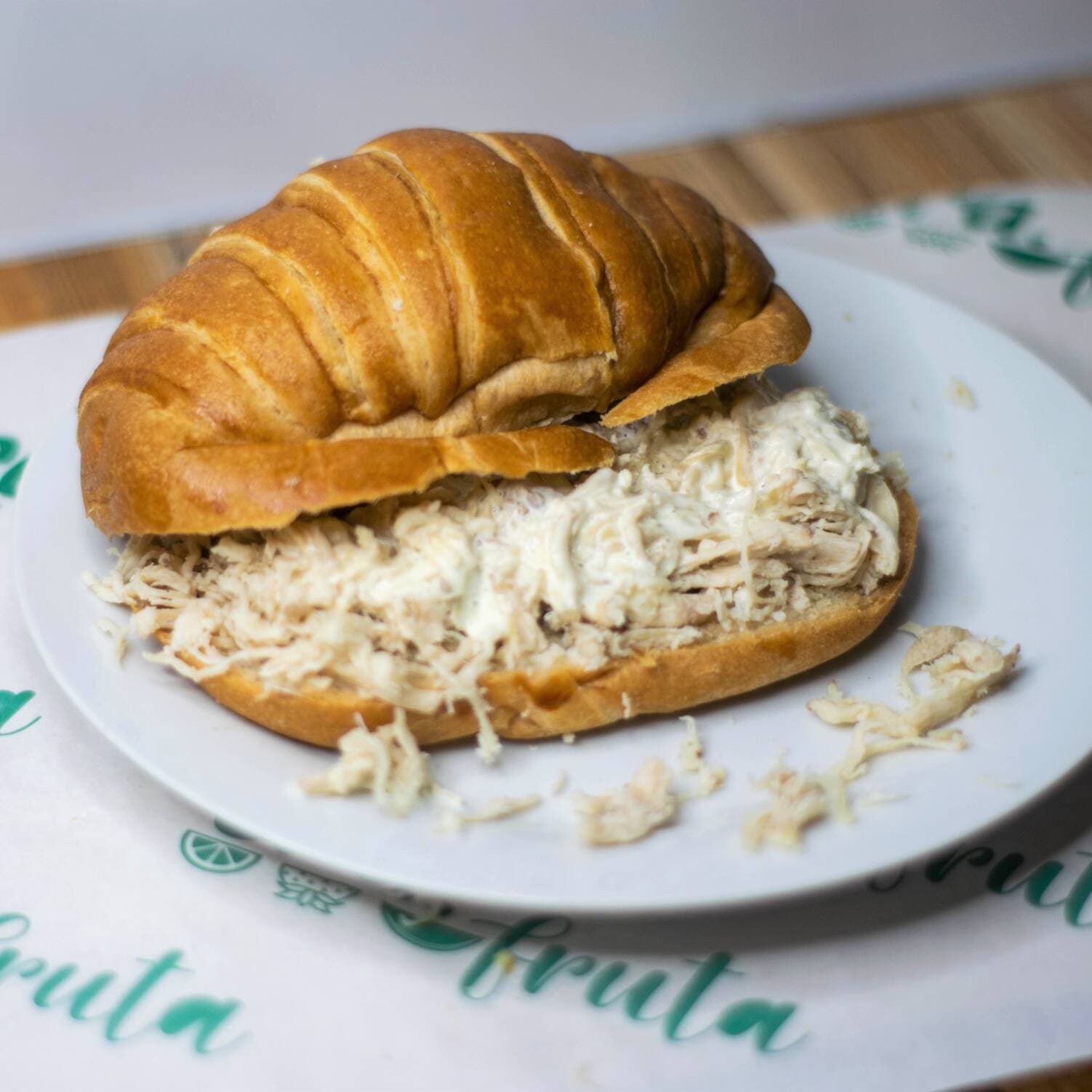 Combo con Croissant con Pollo
