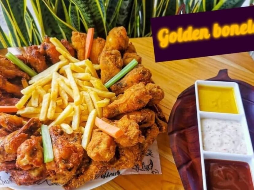 Golden boneless & snacks