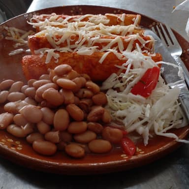 Combo enchiladas con queso y 1 Coca Cola