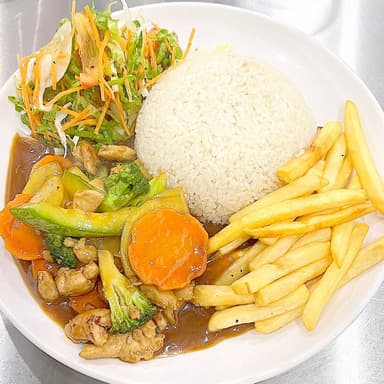 E15-Pollo con Vegetales en salsa de ostion