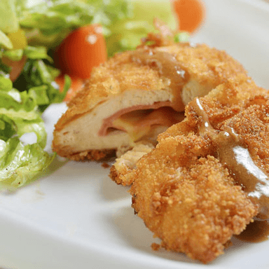 Pechuga de Pollo Empanizada Rellena