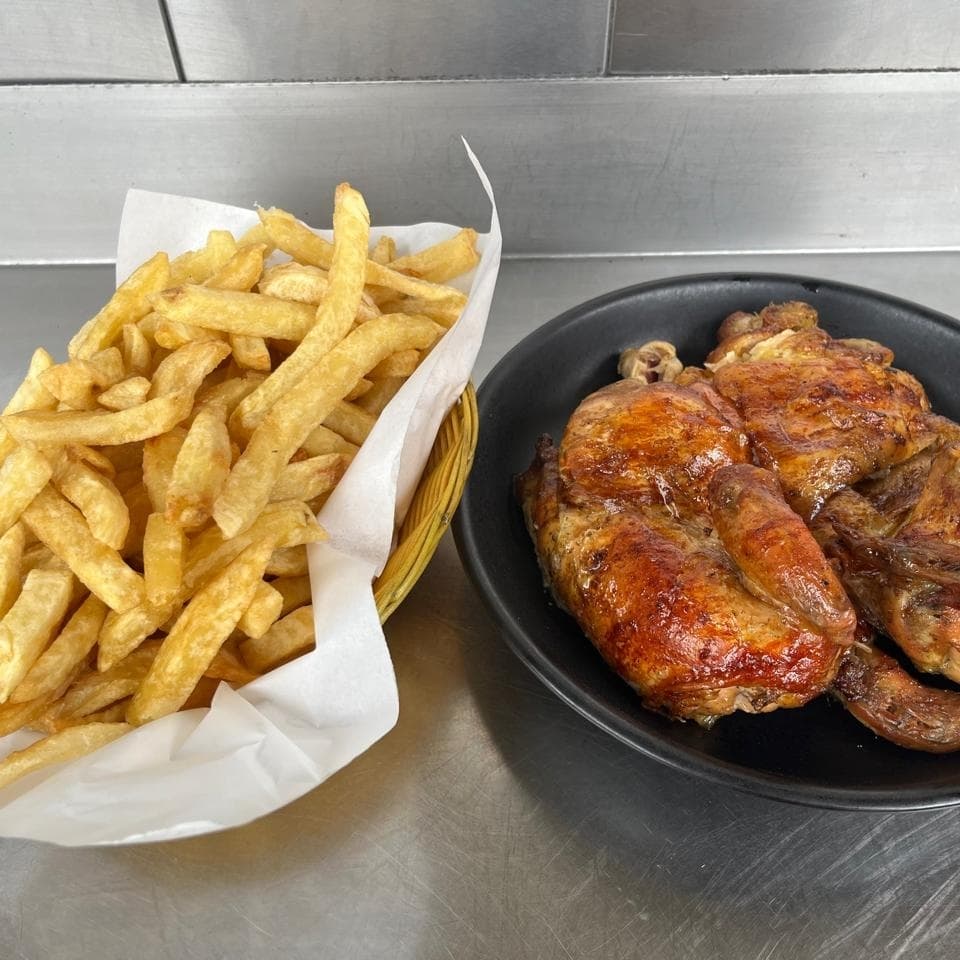 1 Pollo a la Brasa con Papas