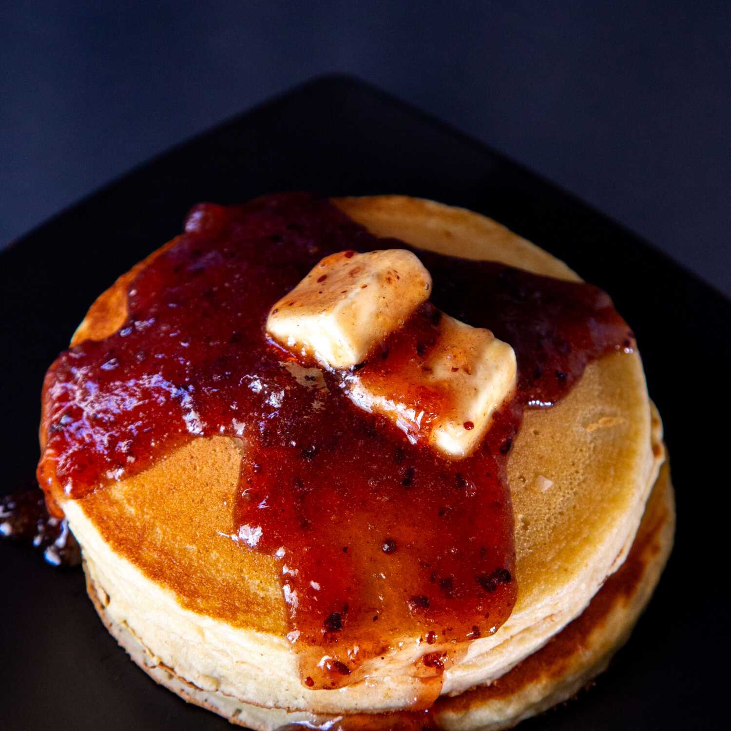 Hot Cakes con Mermelada de Zarzamora