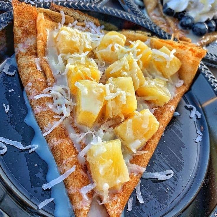 Queso crema y duraznos