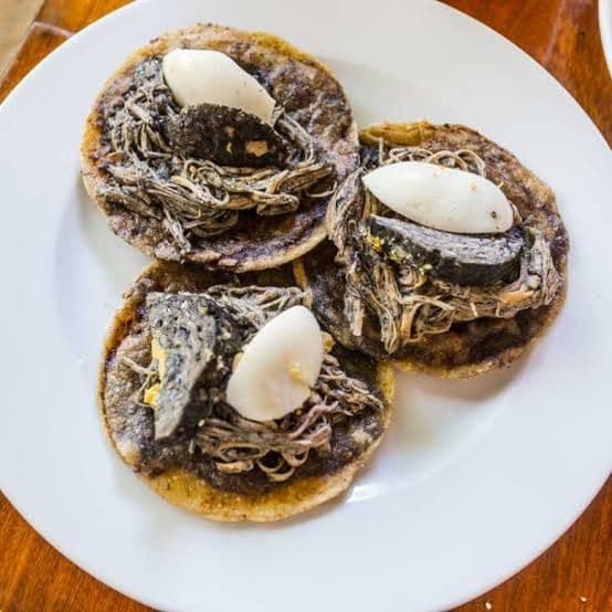 Panucho de Relleno Negro
