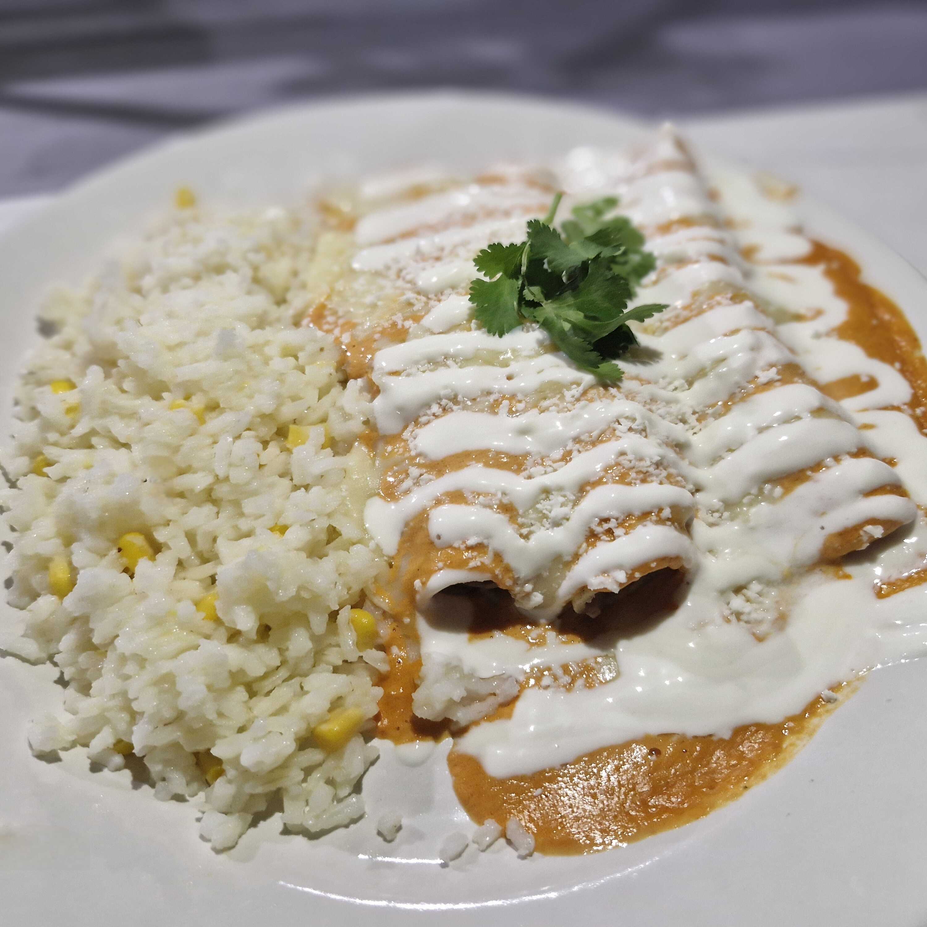 Orden De Enchiladas Suizas De Res (3 Piezas)