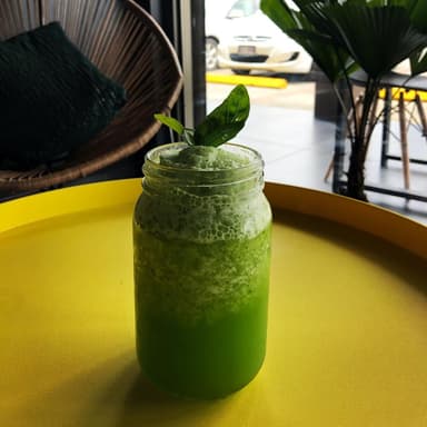 Limonada con Albahaca