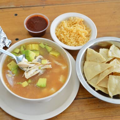 Caldo Tlalpeño.