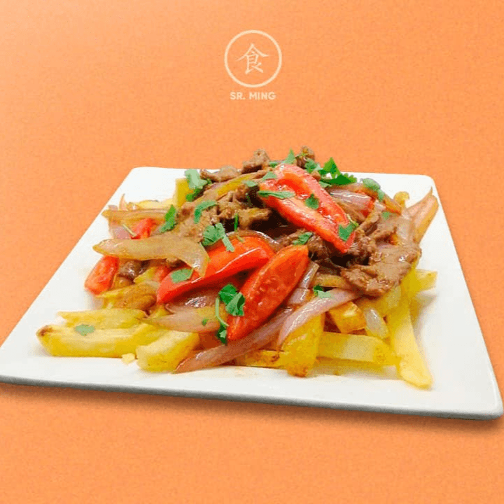 LOMO SALTADO CON POLLO