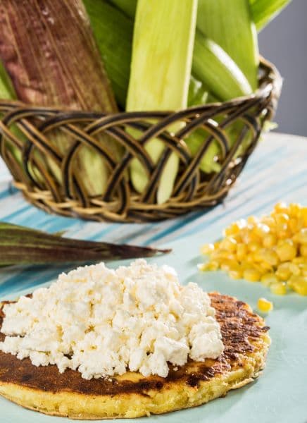 Desayuno arepa chocolo+queso