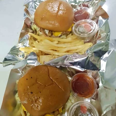COMBO HAMBURGUESAS + AGUA DE JAMAICA
