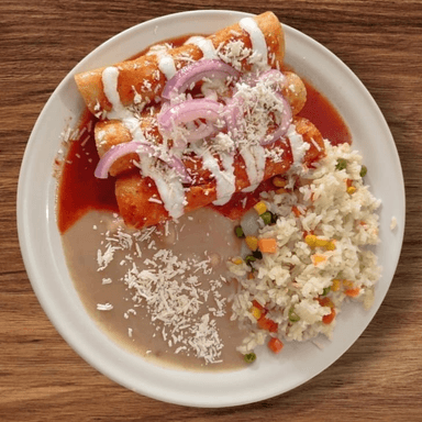 Enchiladas Rojas de Pollo