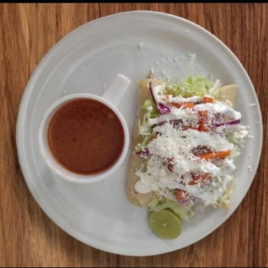 3 Enchiladas de Res y/o Pollo