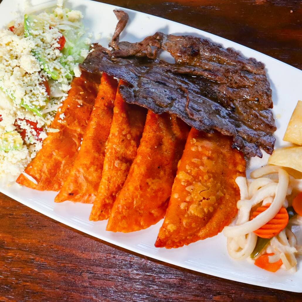 Enchiladas Potosinas con Cecina