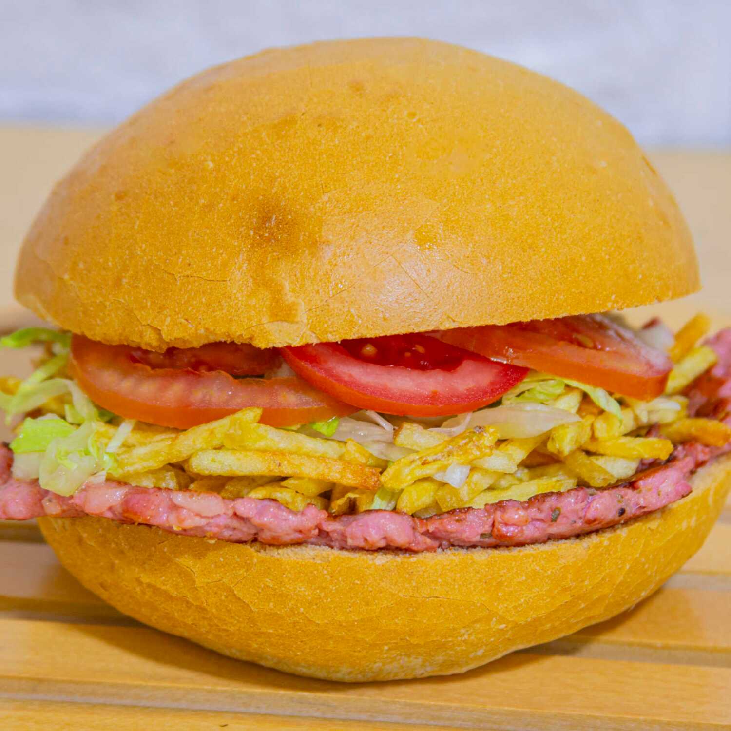 Sándwich Royal de Hamburguesa con Queso y Huevo