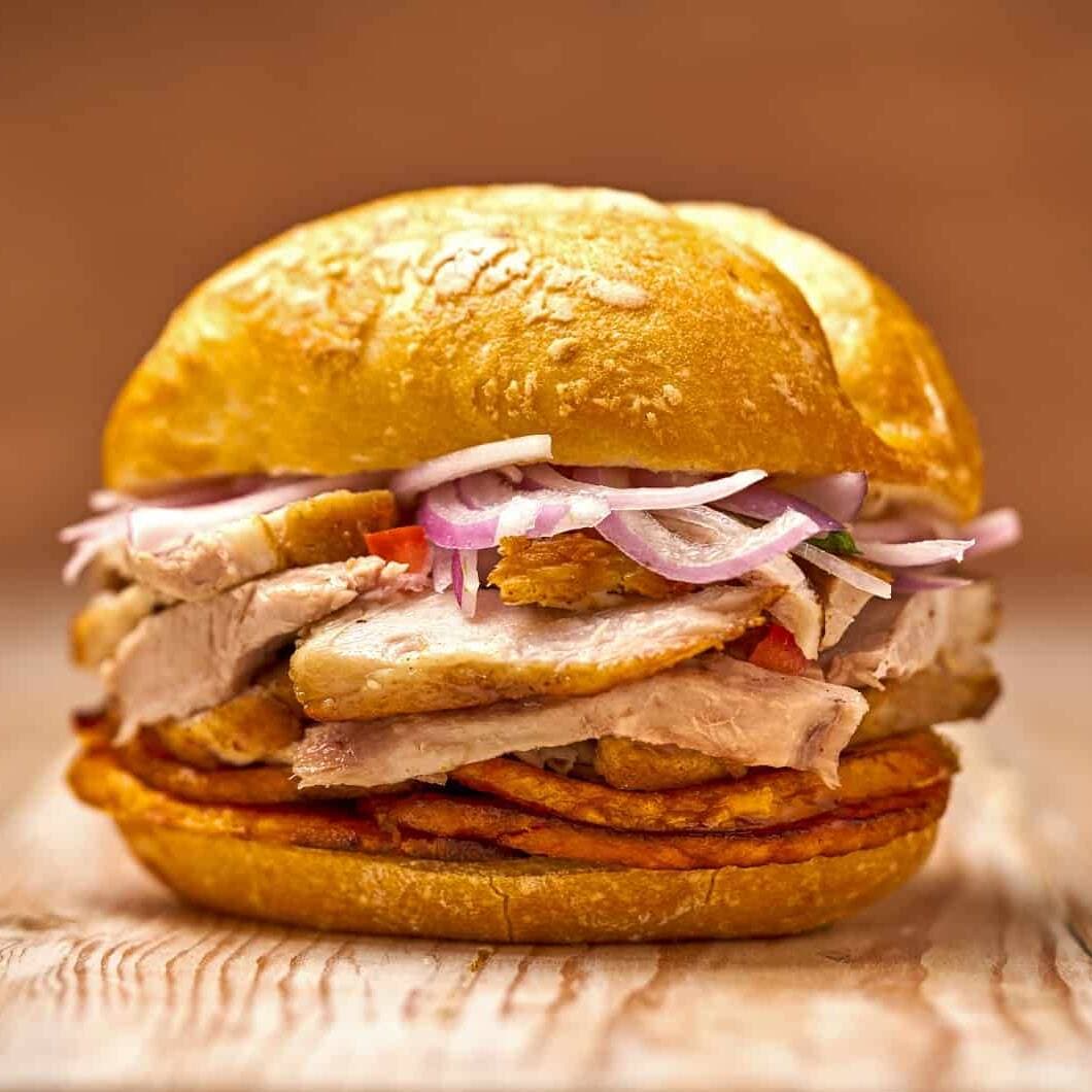 Pan con Chicharron