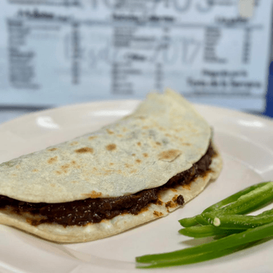 Quesadilla de Harina con Mole