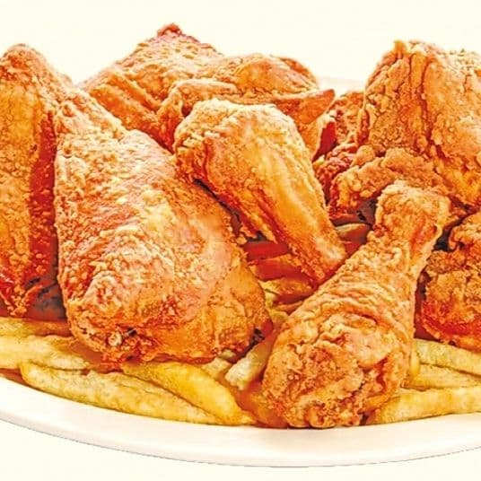 Pollo Frito con Papas a la Francesa Entero