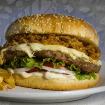 Hamburguesa de la Sierra con papas