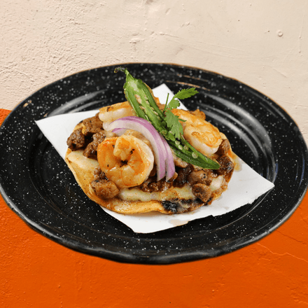 Quesadilla Mar y Tierra