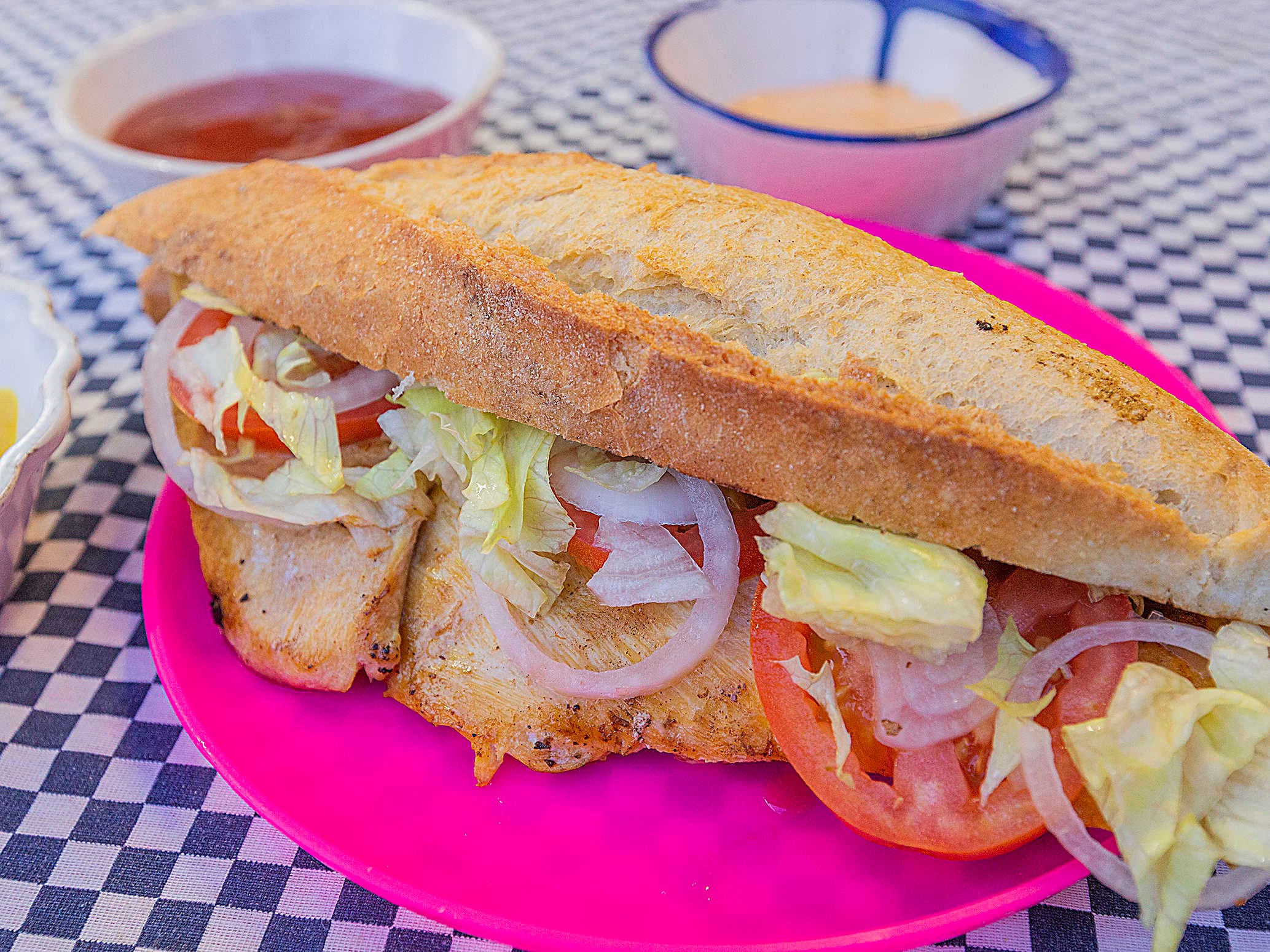 Lonche de Pollo con Queso