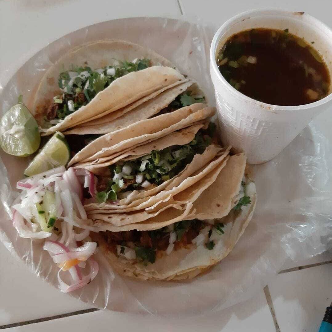 Combo 4 Tacos + Consomé