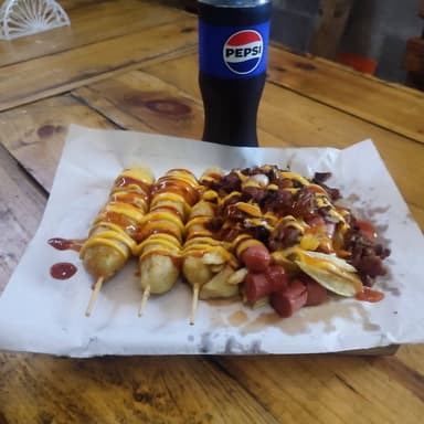 Banderillas + Salchipapas Gdes con Carne