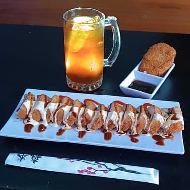 Combo Maki,  Kushiage y Te Helado