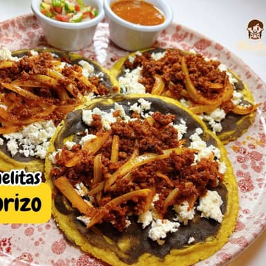 Memelitas con Chorizo