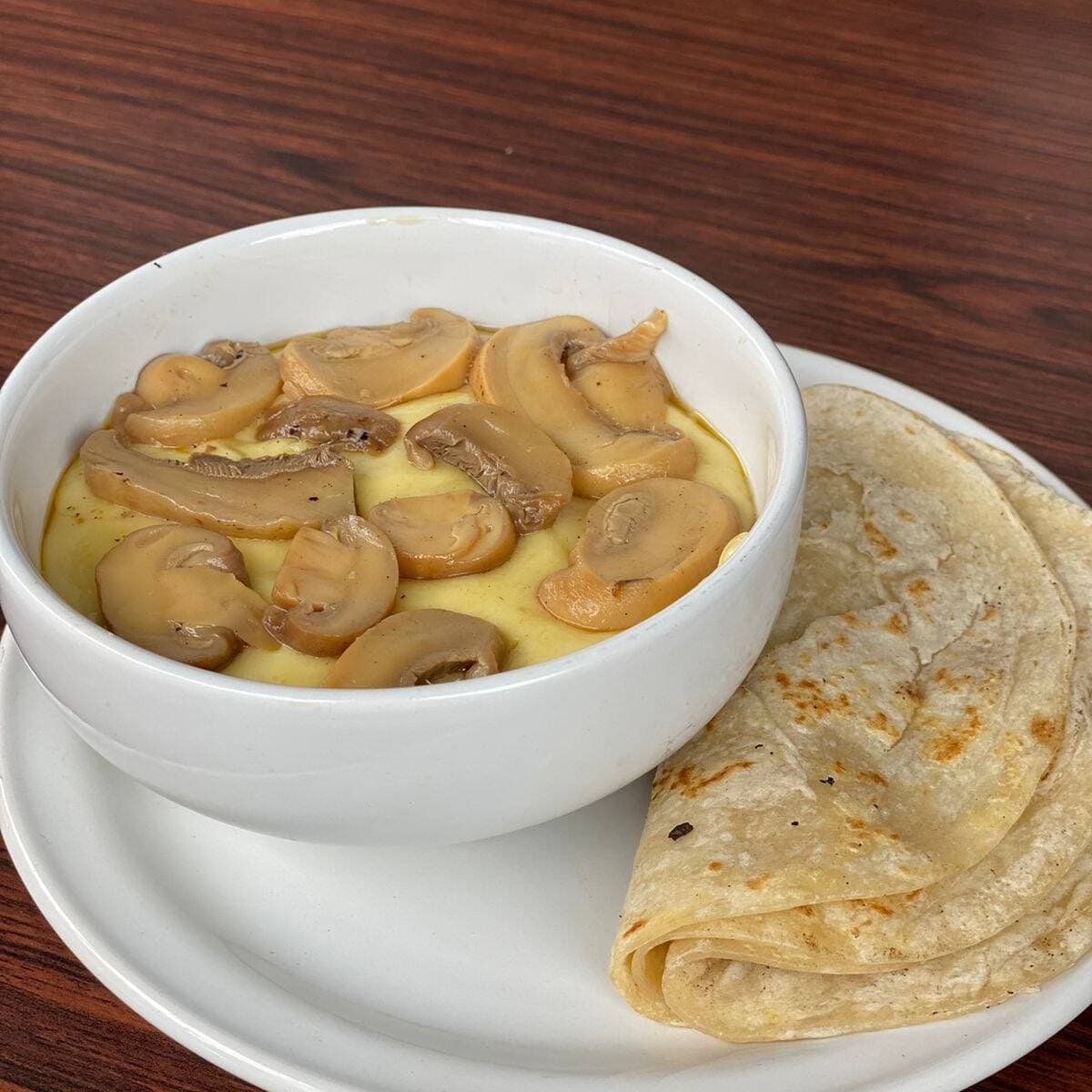 Queso con Champiñones