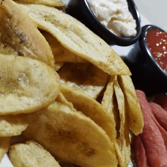 Tajaditas con Salchicha RANCHERA y Queso
