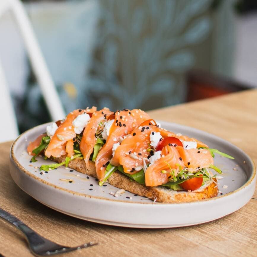 Salmón Toast