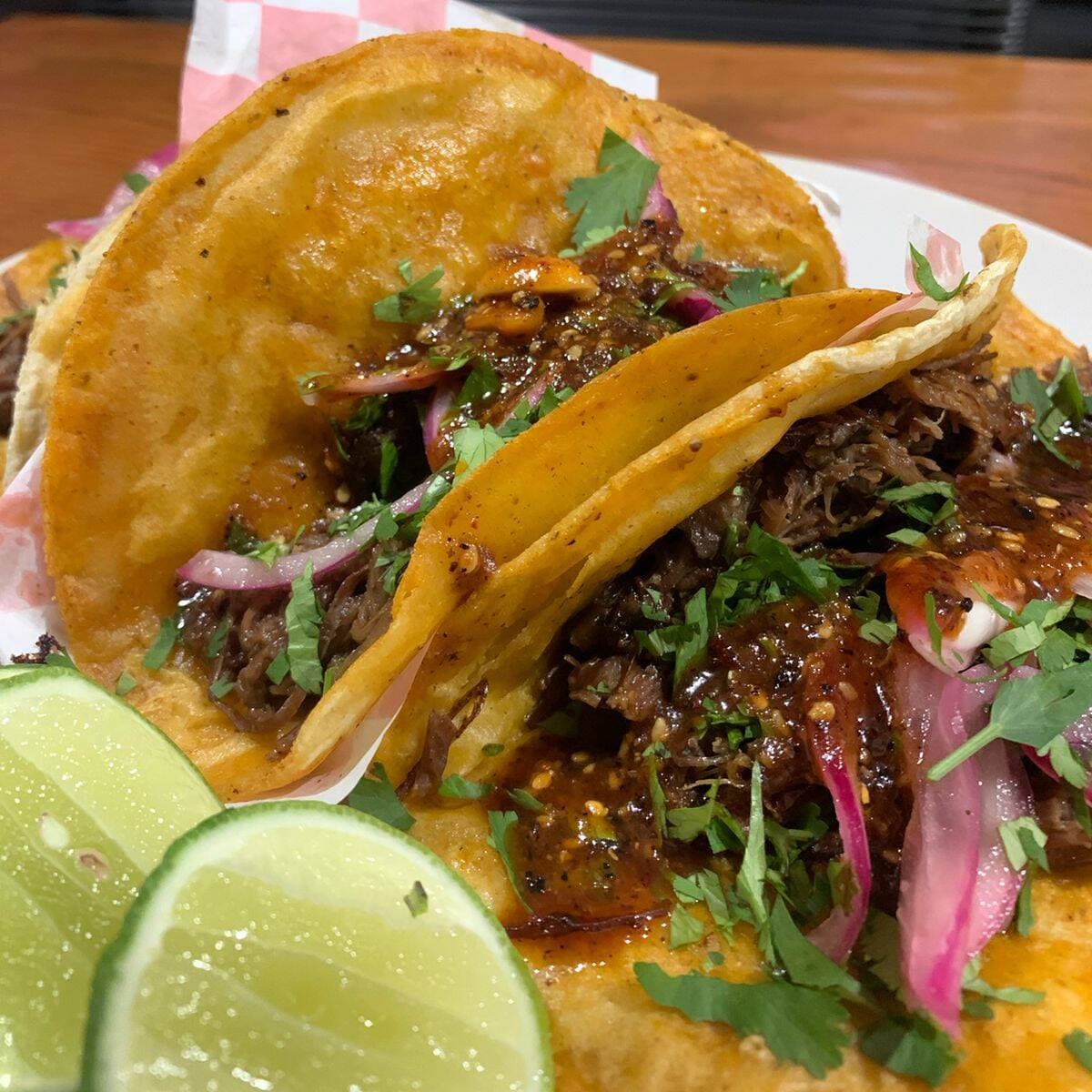 Taco de Borrego Tatemado