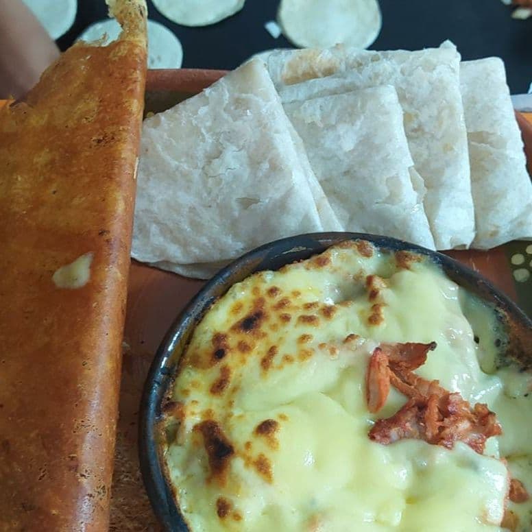 Queso Fundido con Champiñón