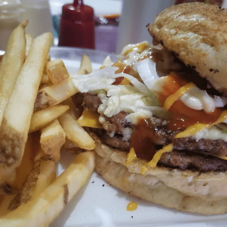 Mega Hamburguesa + Papas