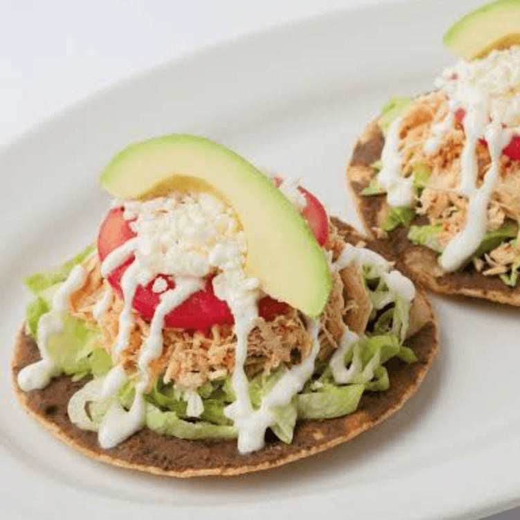 Tostadas(pollo y carne).