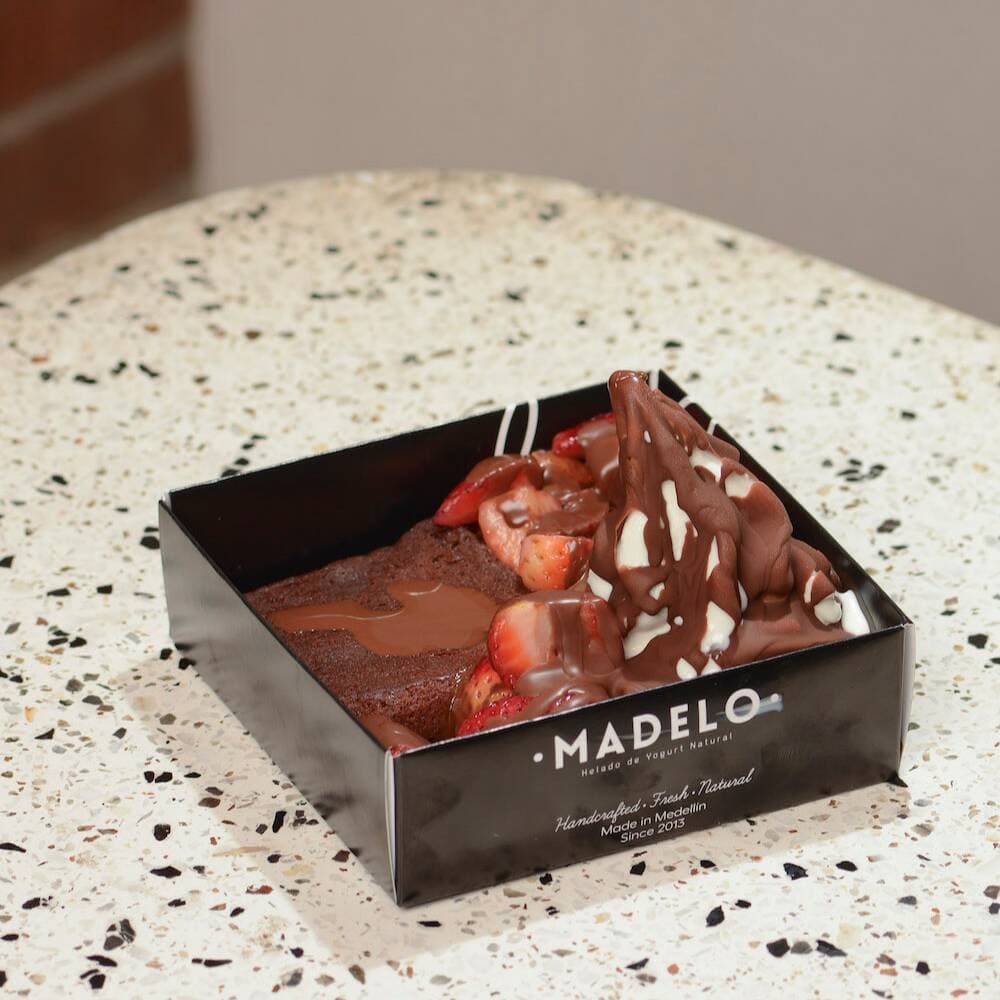 Brownie Caliente con Helado