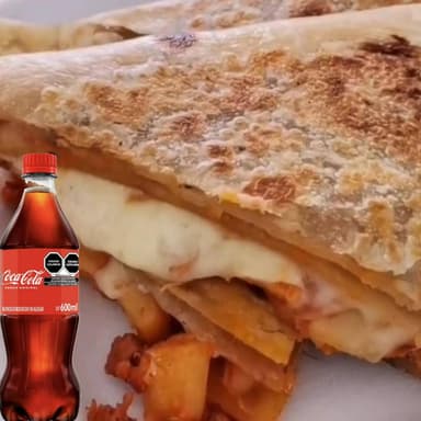 Combo Quesadilla + Coca Cola Original 600 Ml