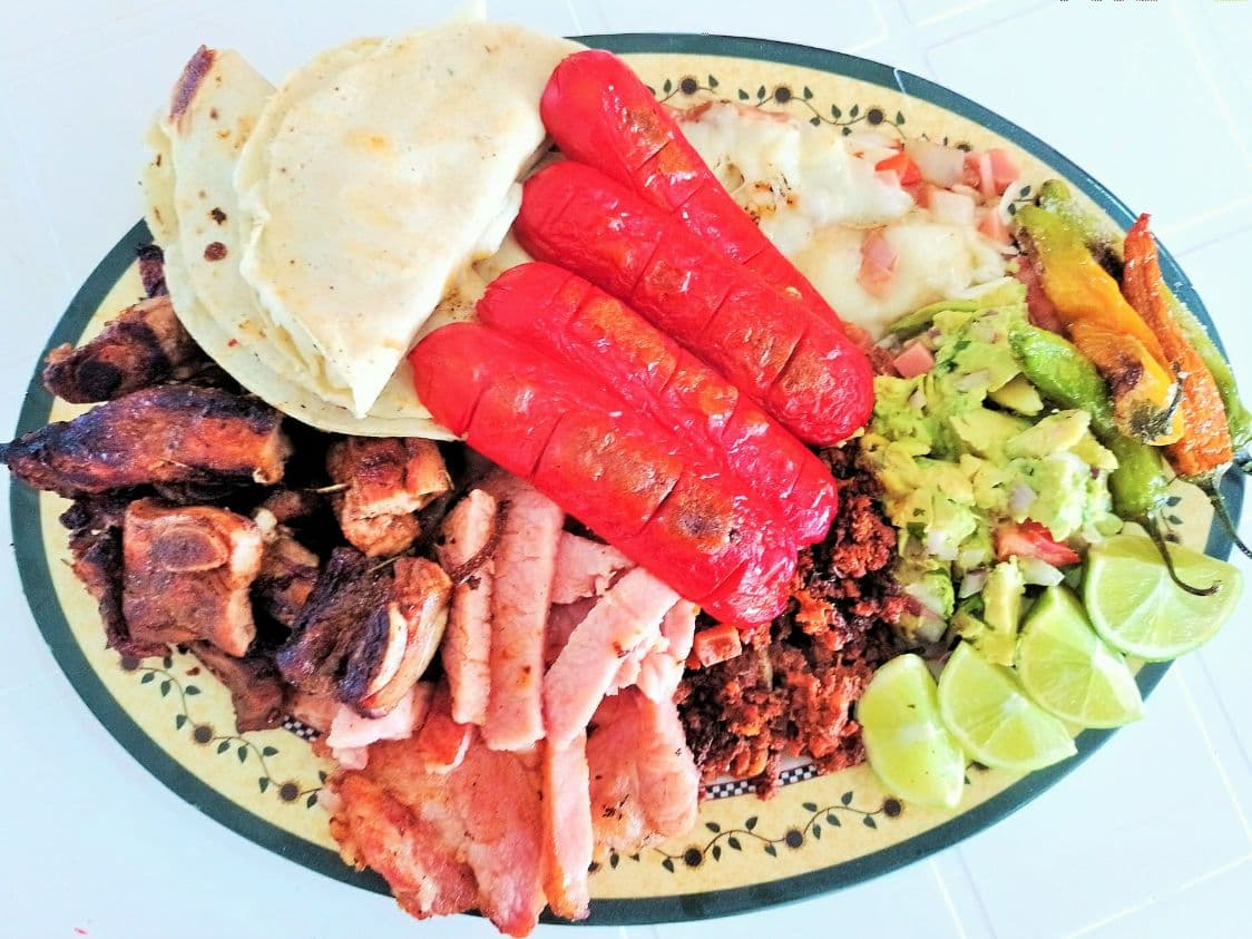 Combo Parrillada Chuleta, Arrachera y Bebida.